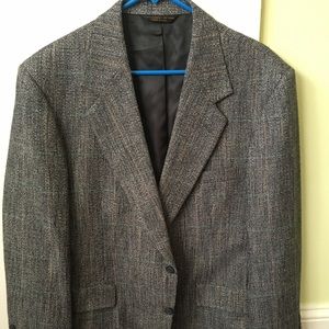 Men’s suit jacket size 43R my Market Street